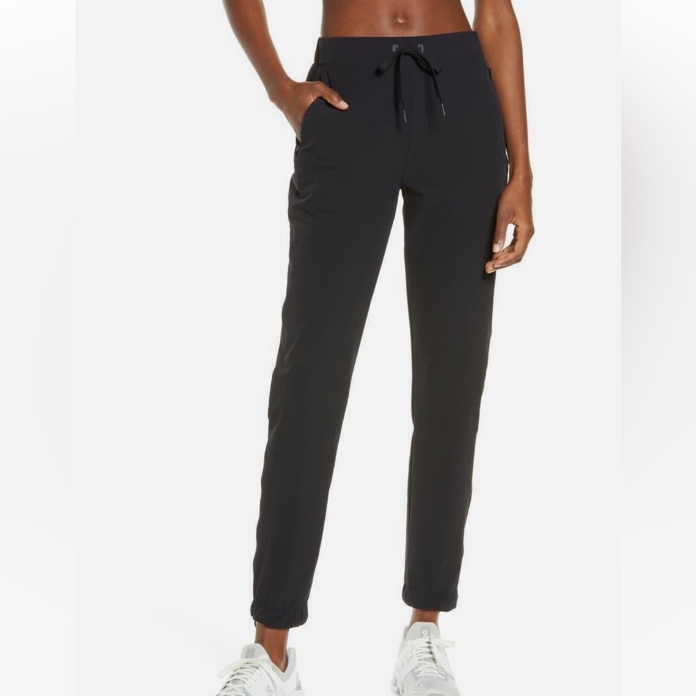 ON Running Women's Active Pants M, Black, Size Large